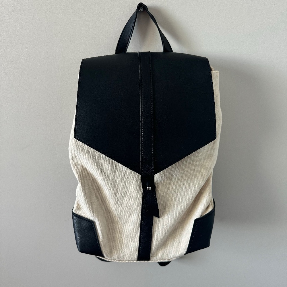 Deux Lux Women's OS One Size Canvas Backpack Cream & Black